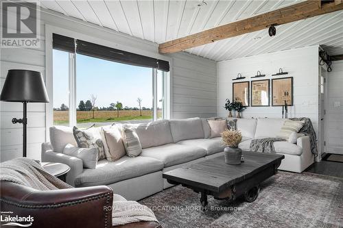 469018 Grey Road 31 Road, Grey Highlands, ON - Indoor Photo Showing Living Room