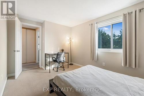 88 Rand Street, Hamilton, ON - Indoor Photo Showing Bedroom