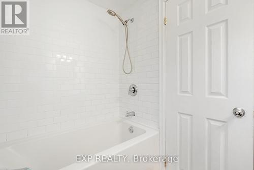 88 Rand Street, Hamilton, ON - Indoor Photo Showing Bathroom