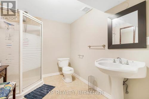 88 Rand Street, Hamilton, ON - Indoor Photo Showing Bathroom