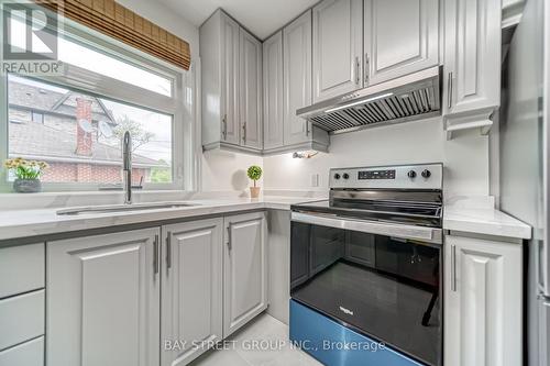 47 Rockport Crescent, Richmond Hill, ON - Indoor Photo Showing Kitchen