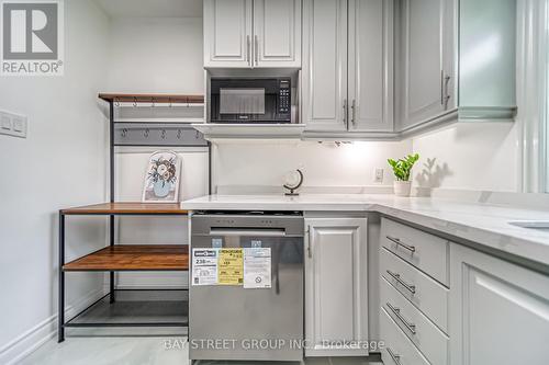 47 Rockport Crescent, Richmond Hill, ON - Indoor Photo Showing Kitchen