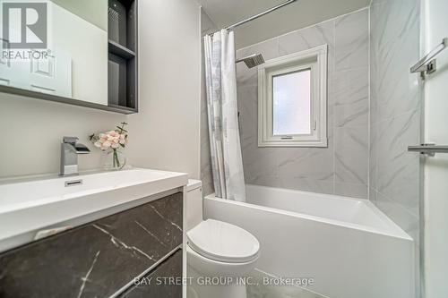 47 Rockport Crescent, Richmond Hill, ON - Indoor Photo Showing Bathroom