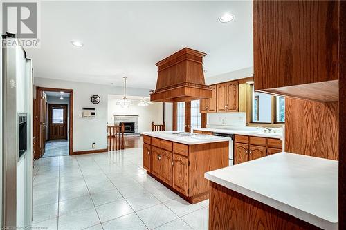 23 Elodia Court, Hamilton, ON - Indoor Photo Showing Kitchen