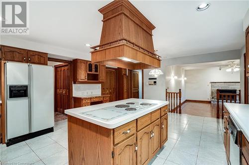 23 Elodia Court, Hamilton, ON - Indoor Photo Showing Kitchen