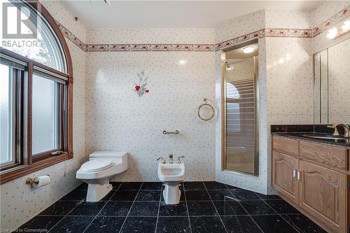 23 Elodia Court, Hamilton, ON - Indoor Photo Showing Bathroom