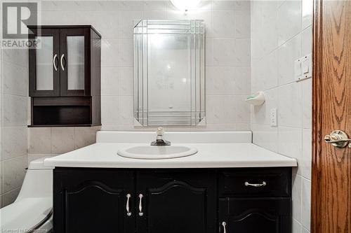 23 Elodia Court, Hamilton, ON - Indoor Photo Showing Bathroom