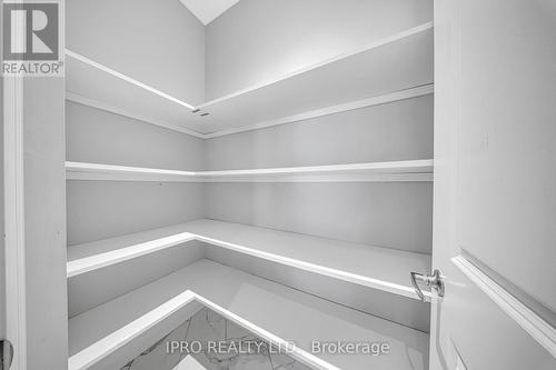 125 Waterview Common Court, Oakville, ON - Indoor With Storage