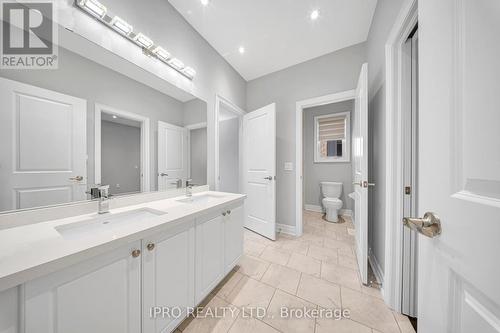 125 Waterview Common Court, Oakville, ON - Indoor Photo Showing Bathroom