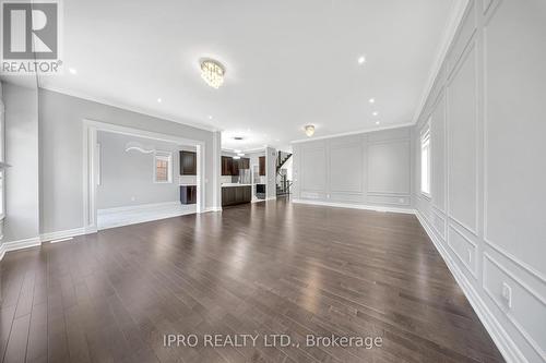 125 Waterview Common Court, Oakville, ON - Indoor Photo Showing Living Room