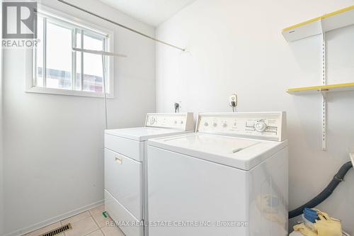 52 Dundalk Crescent, Brampton, ON - Indoor Photo Showing Laundry Room