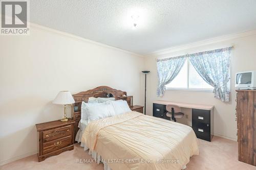 52 Dundalk Crescent, Brampton, ON - Indoor Photo Showing Bedroom