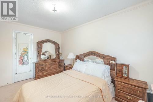 52 Dundalk Crescent, Brampton, ON - Indoor Photo Showing Bedroom