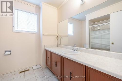 52 Dundalk Crescent, Brampton, ON - Indoor Photo Showing Bathroom