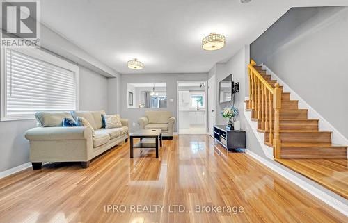 26 Silo Court, Brampton, ON - Indoor Photo Showing Living Room