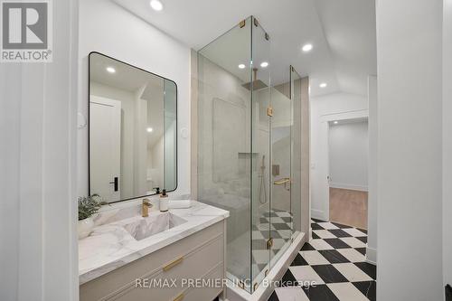 24 Belvedere Drive, Oakville, ON - Indoor Photo Showing Bathroom