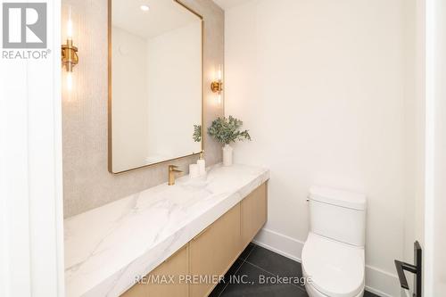 24 Belvedere Drive, Oakville, ON - Indoor Photo Showing Bathroom