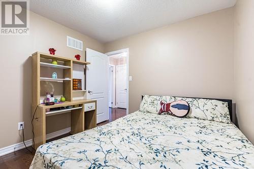 34 Jolana Crescent, Halton Hills, ON - Indoor Photo Showing Bedroom