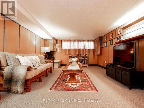 42 Jubilee Crescent, Toronto, ON - Indoor Photo Showing Living Room