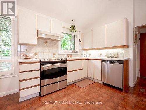 42 Jubilee Crescent, Toronto, ON - Indoor Photo Showing Kitchen