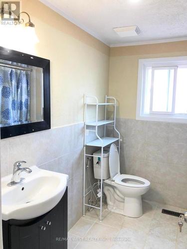 7610 Anaka Drive, Mississauga, ON - Indoor Photo Showing Bathroom