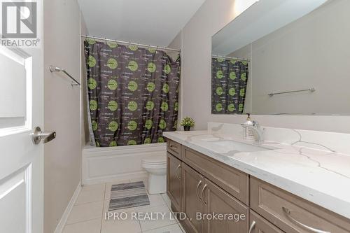 839 Whitlock Avenue, Milton, ON - Indoor Photo Showing Bathroom