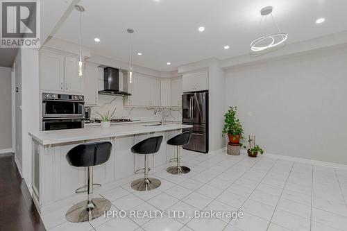 839 Whitlock Avenue, Milton, ON - Indoor Photo Showing Kitchen With Upgraded Kitchen