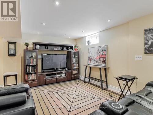 17 Ball Crescent, Whitby, ON - Indoor