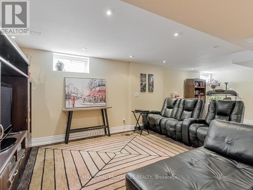 17 Ball Crescent, Whitby, ON - Indoor