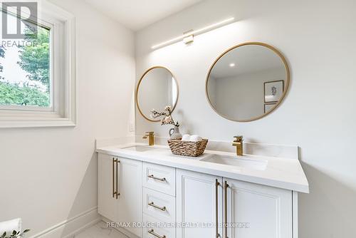 364 Holcan Avenue, Oshawa, ON - Indoor Photo Showing Bathroom