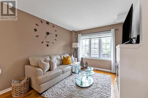 12 - 1735 Walnut Lane, Pickering, ON - Indoor Photo Showing Living Room