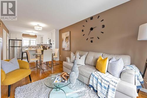 12 - 1735 Walnut Lane, Pickering, ON - Indoor Photo Showing Living Room