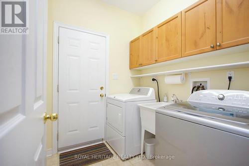 30 Kissingbridge Lane, Clarington, ON - Indoor Photo Showing Laundry Room