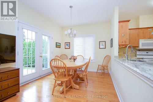 30 Kissingbridge Lane, Clarington, ON - Indoor Photo Showing Dining Room