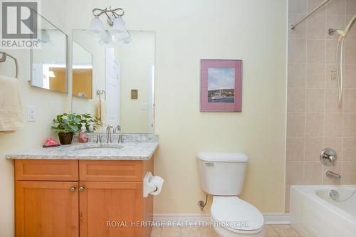 30 Kissingbridge Lane, Clarington, ON - Indoor Photo Showing Bathroom