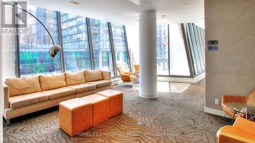 903 - 292 Verdale Crossing, Markham, ON - Indoor Photo Showing Living Room