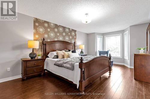 33 Hi View Drive, East Gwillimbury, ON - Indoor Photo Showing Bedroom