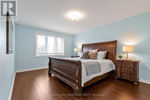 33 Hi View Drive, East Gwillimbury, ON - Indoor Photo Showing Bedroom