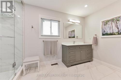 252 Triton Avenue, Vaughan, ON - Indoor Photo Showing Bathroom