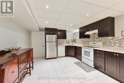 252 Triton Avenue, Vaughan, ON - Indoor Photo Showing Kitchen