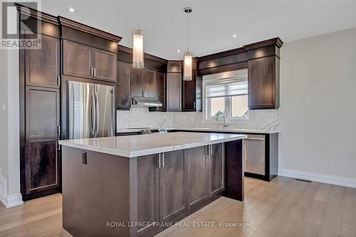 16 Avalon Drive, Kawartha Lakes, ON - Indoor Photo Showing Kitchen With Upgraded Kitchen