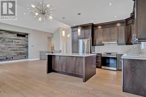 16 Avalon Drive, Kawartha Lakes, ON - Indoor Photo Showing Kitchen With Upgraded Kitchen