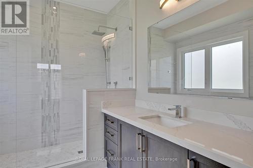 16 Avalon Drive, Kawartha Lakes, ON - Indoor Photo Showing Bathroom