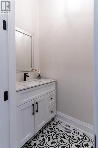 1 West Avenue, Hamilton, ON - Indoor Photo Showing Bathroom