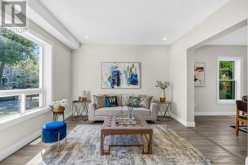 719 Dougall Avenue, Windsor, ON - Indoor Photo Showing Living Room