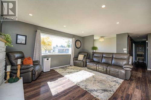 4266 Craig Drive, Prince George, BC - Indoor Photo Showing Living Room