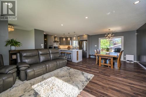 4266 Craig Drive, Prince George, BC - Indoor Photo Showing Living Room