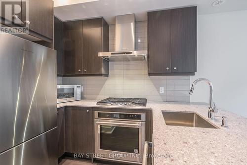 5 - 52 Holmes Avenue W, Toronto, ON - Indoor Photo Showing Kitchen With Stainless Steel Kitchen With Upgraded Kitchen