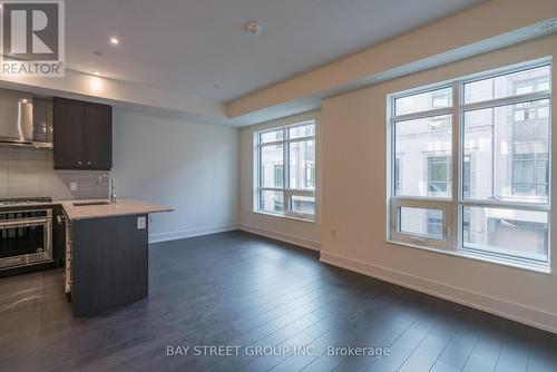 5 - 52 Holmes Avenue W, Toronto, ON - Indoor Photo Showing Kitchen