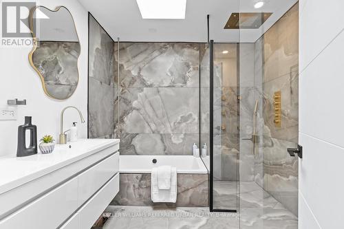 9 Beatrice Street, Toronto, ON - Indoor Photo Showing Bathroom